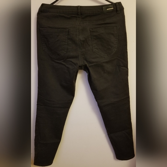 Zara Gray Skinny Pants - Picture 2 of 9